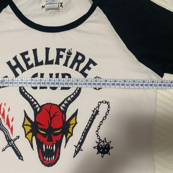 Stranger Things Men's Hellfire Club Raglan T-shirt - Picture 7 of 7